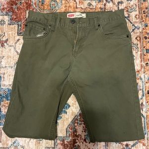 Women Levi pants